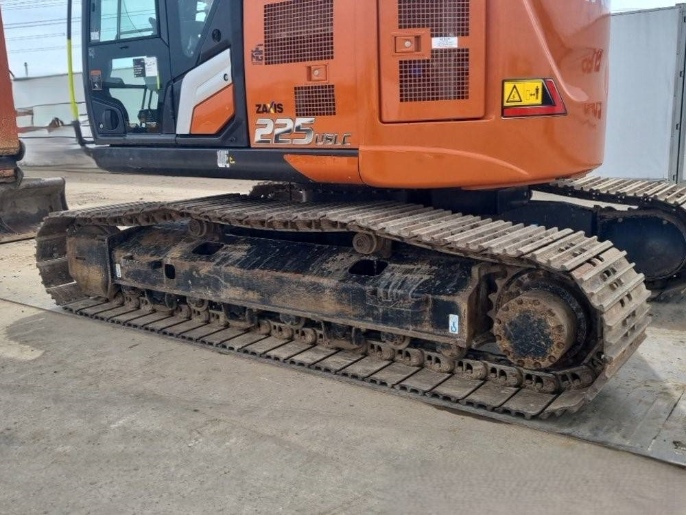 Hitachi ZX225USLC-7 - Гусеничный экскаватор: фото 3 Hitachi ZX225USLC-7 - Гусеничный экскаватор: фото 3