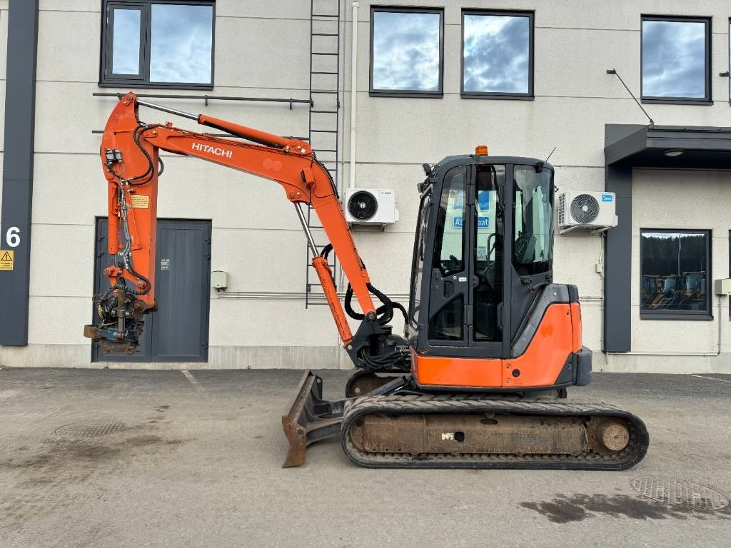 Hitachi ZX50U-2 PYÖRITTÄJÄLLÄ - Мини-экскаватор: фото 1 Hitachi ZX50U-2 PYÖRITTÄJÄLLÄ - Мини-экскаватор: фото 1