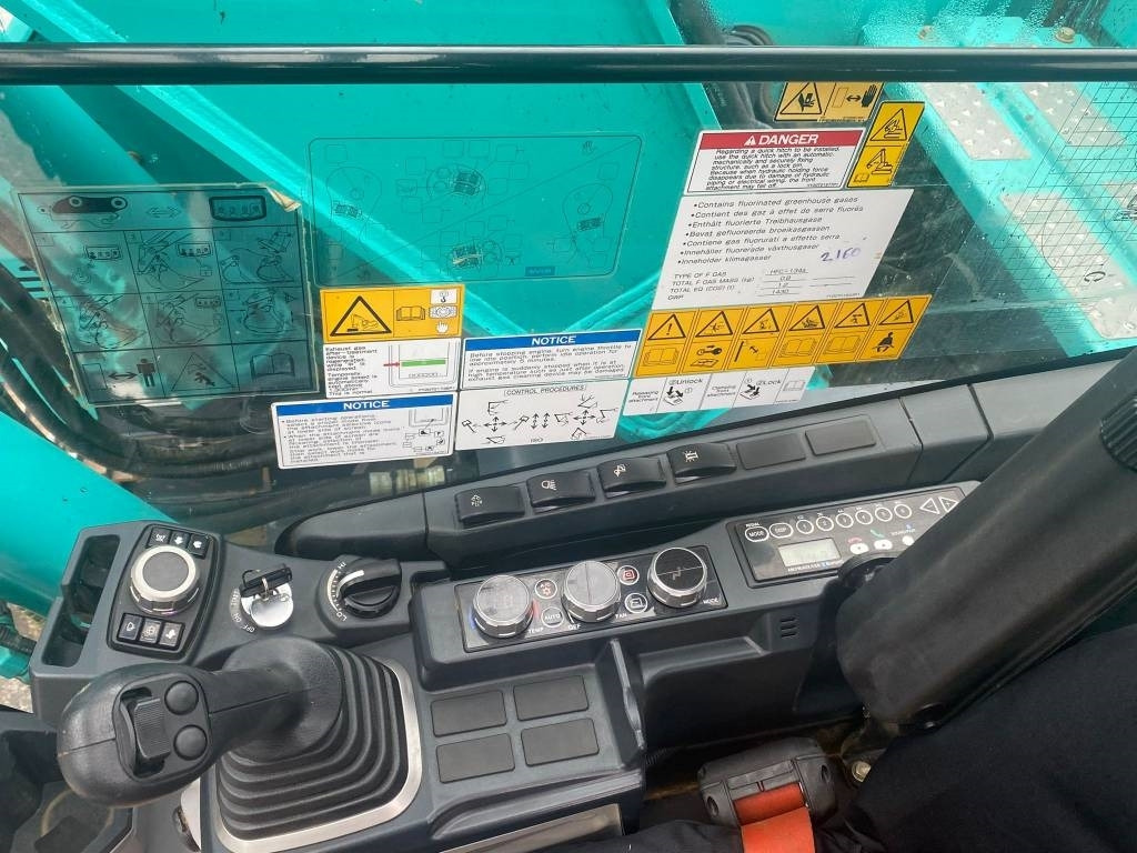 Гусеничный экскаватор Kobelco SK140SRLC-7: фото 13