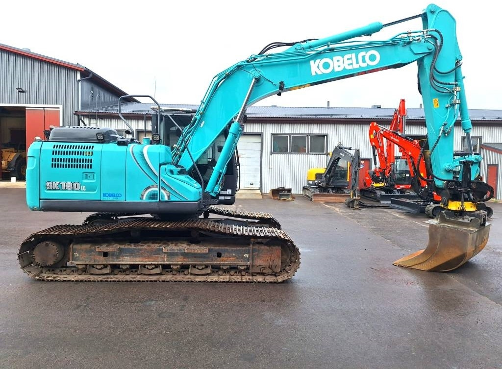 Kobelco SK180LC-10 PYÖRITTÄJÄLLÄ - Гусеничный экскаватор: фото 5 Kobelco SK180LC-10 PYÖRITTÄJÄLLÄ - Гусеничный экскаватор: фото 5