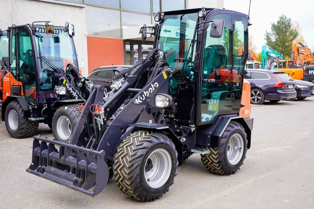 Kubota RT210-2 UUSI - Компактный фронтальный погрузчик: фото 2 Kubota RT210-2 UUSI - Компактный фронтальный погрузчик: фото 2