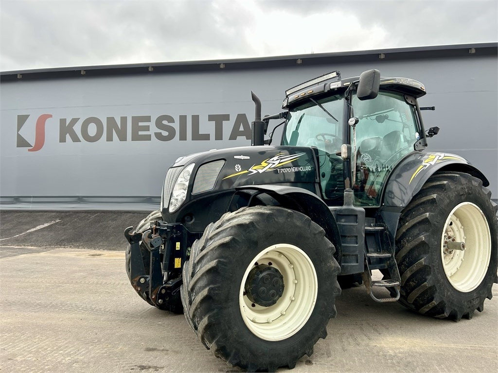 New Holland T 7070 AC - Трактор: фото 1 New Holland T 7070 AC - Трактор: фото 1