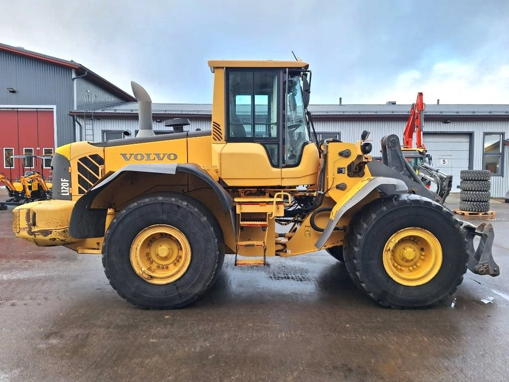 Volvo L120F RASVARI, YM. - Колёсный погрузчик: фото 5 Volvo L120F RASVARI, YM. - Колёсный погрузчик: фото 5