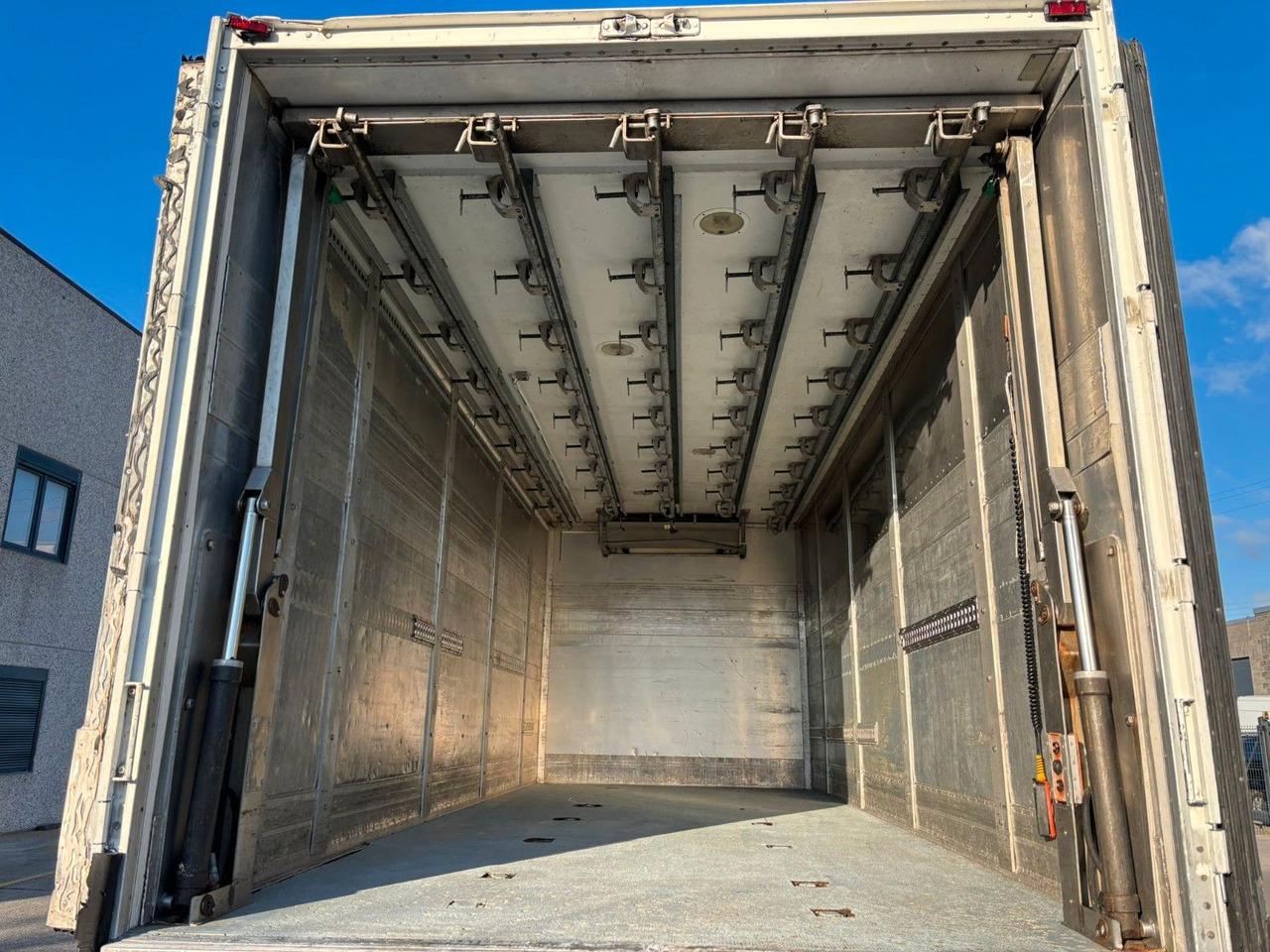 MAN TGM 18.340 Rohrbahnen - Fleish/meat - Рефрижератор: фото 3 MAN TGM 18.340 Rohrbahnen - Fleish/meat - Рефрижератор: фото 3