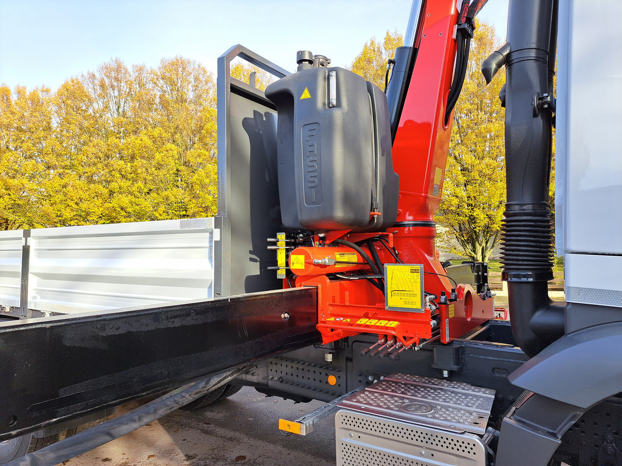 Новый Грузовик бортовой/ Платформа, Автоманипулятор MERCEDES-BENZ AROCS 3340 CRANE FASSI F245 FLATBED TWISTLOCK EURO 3: фото 7 Новый Грузовик бортовой/ Платформа, Автоманипулятор MERCEDES-BENZ AROCS 3340 CRANE FASSI F245 FLATBED TWISTLOCK EURO 3: фото 7