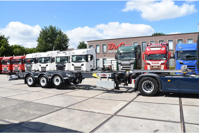 Renders HASTRAILER FCC - ALL CONNECTIONS - LIFT AXLE - 2 x EXTENDABLE - SAF AXLES - DISC BRAKES - EXCELLENT CONDITION - - Полуприцеп-контейнеровоз/ Сменный кузов: фото 1 Renders HASTRAILER FCC - ALL CONNECTIONS - LIFT AXLE - 2 x EXTENDABLE - SAF AXLES - DISC BRAKES - EXCELLENT CONDITION - - Полуприцеп-контейнеровоз/ Сменный кузов: фото 1