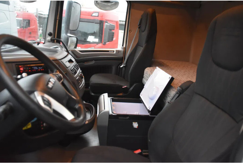 DAF XF 480 SSC 4x2 - RETARDER - 774 TKM - PARK. AIRCO - 2 x FUEL TANKS - LED LIGHTS - TOP CONDITION - - Тягач: фото 5 DAF XF 480 SSC 4x2 - RETARDER - 774 TKM - PARK. AIRCO - 2 x FUEL TANKS - LED LIGHTS - TOP CONDITION - - Тягач: фото 5