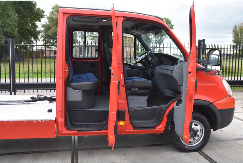 Iveco 40C18 - MANUAL - EURO 4 - 341 TKM - RADIO - BACKSEAT - 4 DOORS - GOOD CONDITION - - Тягач: фото 4 Iveco 40C18 - MANUAL - EURO 4 - 341 TKM - RADIO - BACKSEAT - 4 DOORS - GOOD CONDITION - - Тягач: фото 4