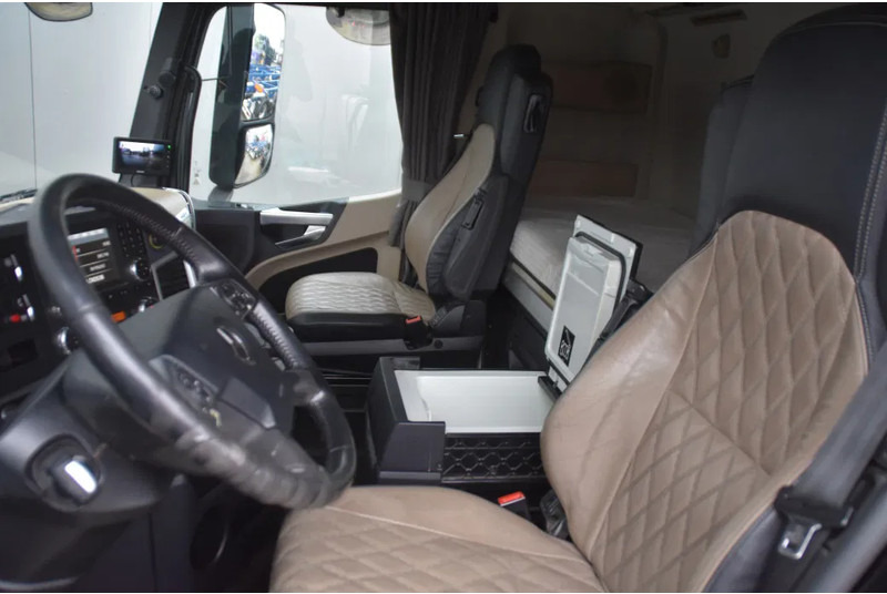 Mercedes-Benz Actros 1945 4x2 - EURO 6 - 842 TKM - PARK. AIRCO - CAMERA - 2 x FUEL TANKS - ALCOA'S - XENON - TOP CONDITION - - Тягач: фото 5 Mercedes-Benz Actros 1945 4x2 - EURO 6 - 842 TKM - PARK. AIRCO - CAMERA - 2 x FUEL TANKS - ALCOA'S - XENON - TOP CONDITION - - Тягач: фото 5