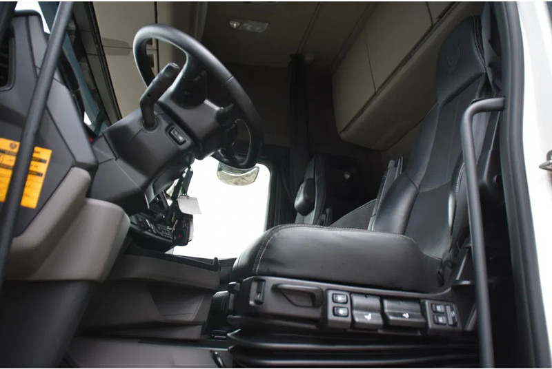 Scania R 460 NGS 6x4NB - SUPER - FULL AIR - RETARDER - 96 TKM - PARK. AIRCO - HYDRAULIC SYSTEM - LED - LEATHER SEATS - EXCELLENT CONDIT - Тягач: фото 4 Scania R 460 NGS 6x4NB - SUPER - FULL AIR - RETARDER - 96 TKM - PARK. AIRCO - HYDRAULIC SYSTEM - LED - LEATHER SEATS - EXCELLENT CONDIT - Тягач: фото 4