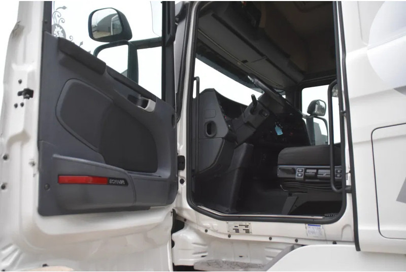 Scania R450 HL 4x2MNB - CROWN EDITION - ADR FL - SCR ONLY - RETARDER - FULL AIR - PTO - NAVI - 2 BEDS - XENON - - Тягач: фото 4 Scania R450 HL 4x2MNB - CROWN EDITION - ADR FL - SCR ONLY - RETARDER - FULL AIR - PTO - NAVI - 2 BEDS - XENON - - Тягач: фото 4