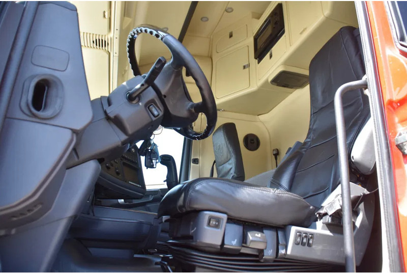 Scania R500 V8 TL 6x2/4 - EURO 5 - MANUAL - RETARDER - LEATHER SEATS - 2 x FUEL TANKS - XENON - - Тягач: фото 5 Scania R500 V8 TL 6x2/4 - EURO 5 - MANUAL - RETARDER - LEATHER SEATS - 2 x FUEL TANKS - XENON - - Тягач: фото 5