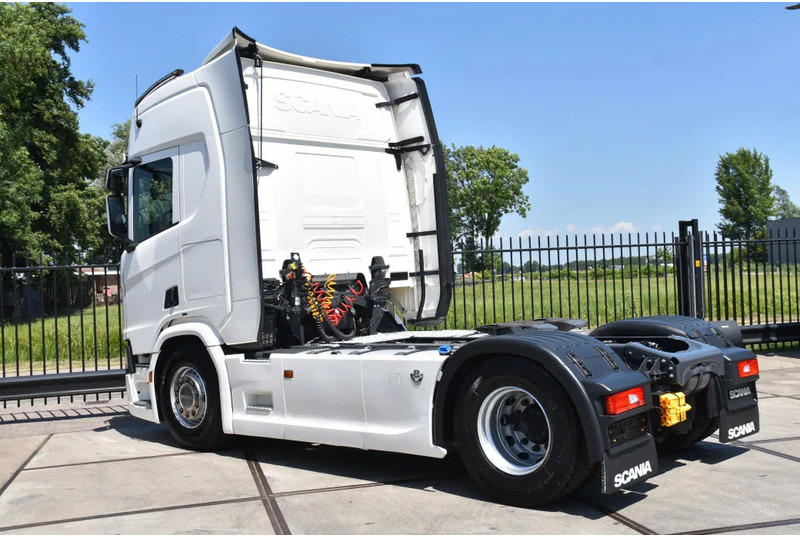 Scania R520 V8 NGS 4x2 - RETARDER - 504 TKM - PARK. AIRCO - ACC - NAVI - 2 x FUEL TANKS - LED LIGHTS - - Тягач: фото 3 Scania R520 V8 NGS 4x2 - RETARDER - 504 TKM - PARK. AIRCO - ACC - NAVI - 2 x FUEL TANKS - LED LIGHTS - - Тягач: фото 3