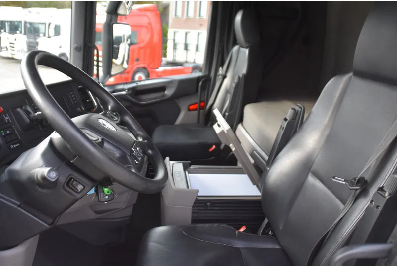 Scania S410 NGS 4x2EB MEGA 95 cm or 103 cm driving height - RETARDER - 817 TKM - FULL AIR - PARK. AIRCO - LEATHER SEATS - 2 x FUEL TANK - Тягач: фото 5 Scania S410 NGS 4x2EB MEGA 95 cm or 103 cm driving height - RETARDER - 817 TKM - FULL AIR - PARK. AIRCO - LEATHER SEATS - 2 x FUEL TANK - Тягач: фото 5