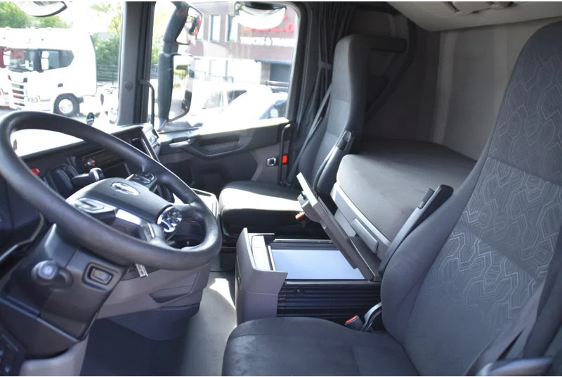 Scania S450 NGS 4x2NB - RETARDER - FULL AIR - PARK. AIRCO - ACC - 2 x FUEL TANKS - GOOD CONDITION - - Тягач: фото 5 Scania S450 NGS 4x2NB - RETARDER - FULL AIR - PARK. AIRCO - ACC - 2 x FUEL TANKS - GOOD CONDITION - - Тягач: фото 5