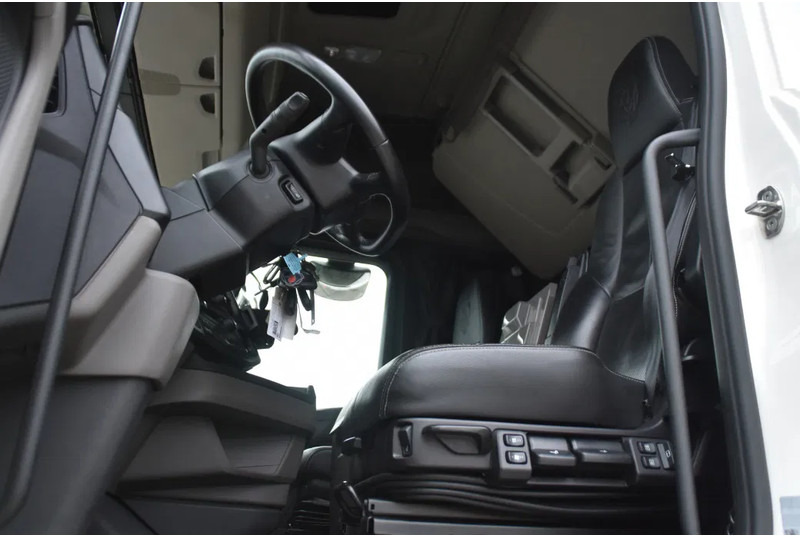 Scania S460 NGS 4x2NB - ONLY 108 TKM - FULL AIR - PARK. AIRCO - LEATHER SEATS - 2 x FUEL TANKS - LED LIGHTS - EXCELLENT CONDITION - - Тягач: фото 4 Scania S460 NGS 4x2NB - ONLY 108 TKM - FULL AIR - PARK. AIRCO - LEATHER SEATS - 2 x FUEL TANKS - LED LIGHTS - EXCELLENT CONDITION - - Тягач: фото 4