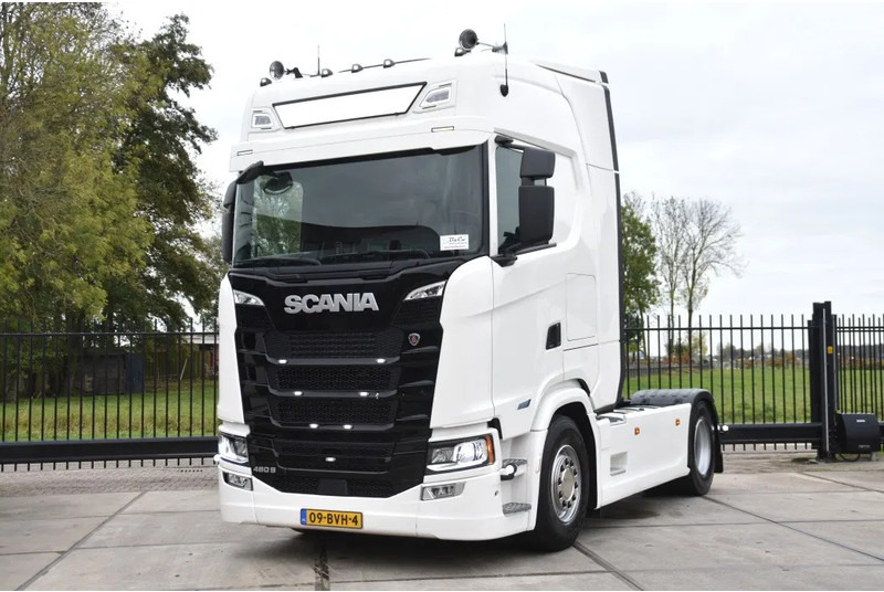 Scania S460 NGS 4x2NB - ONLY 108 TKM - FULL AIR - PARK. AIRCO - LEATHER SEATS - 2 x FUEL TANKS - LED LIGHTS - EXCELLENT CONDITION - - Тягач: фото 2 Scania S460 NGS 4x2NB - ONLY 108 TKM - FULL AIR - PARK. AIRCO - LEATHER SEATS - 2 x FUEL TANKS - LED LIGHTS - EXCELLENT CONDITION - - Тягач: фото 2