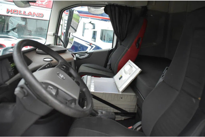 Volvo FH 460 Globe 4x2 - FULL AIR - 628 TKM - HYDRAULIC SYSTEM - PTO - NAVI - 2 x FUEL TANKS - - Тягач: фото 5 Volvo FH 460 Globe 4x2 - FULL AIR - 628 TKM - HYDRAULIC SYSTEM - PTO - NAVI - 2 x FUEL TANKS - - Тягач: фото 5