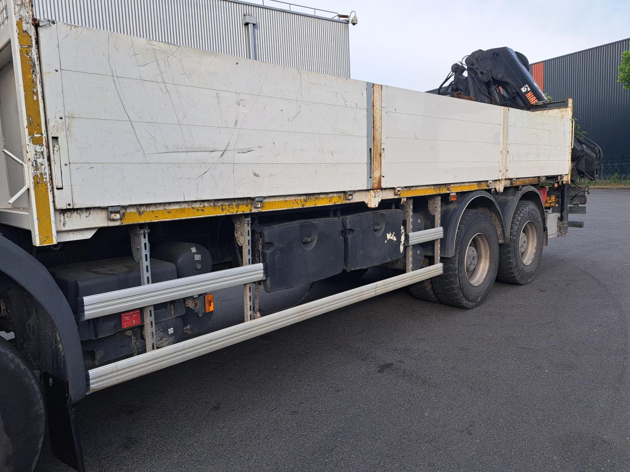SCANIA SCANIA P 410 PLAT GRUE 18tm - Грузовик-шасси: фото 3 SCANIA SCANIA P 410 PLAT GRUE 18tm - Грузовик-шасси: фото 3