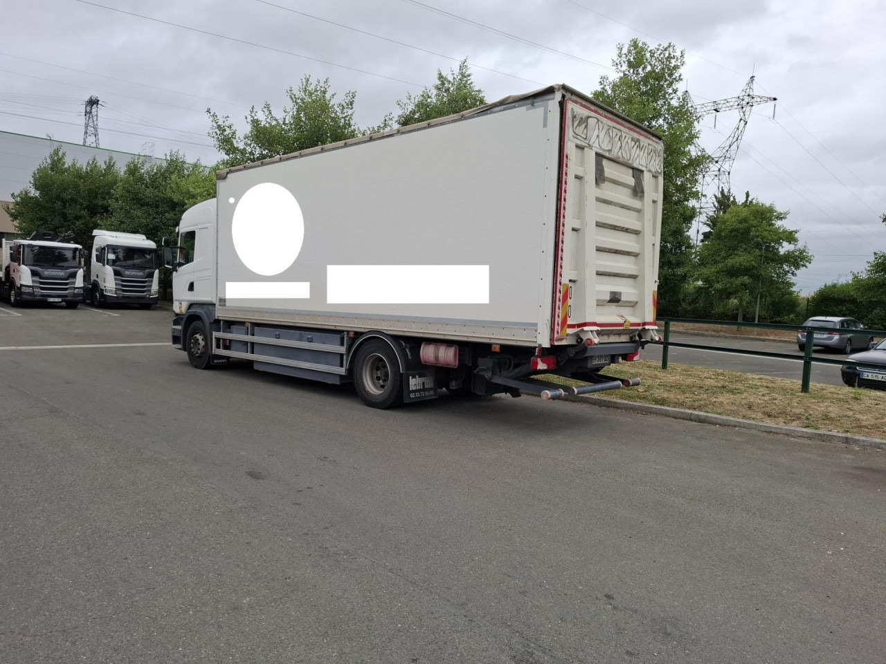 SCANIA SCANIA PORT FOURG HAYON 4 tonnes - Грузовик-шасси: фото 4 SCANIA SCANIA PORT FOURG HAYON 4 tonnes - Грузовик-шасси: фото 4