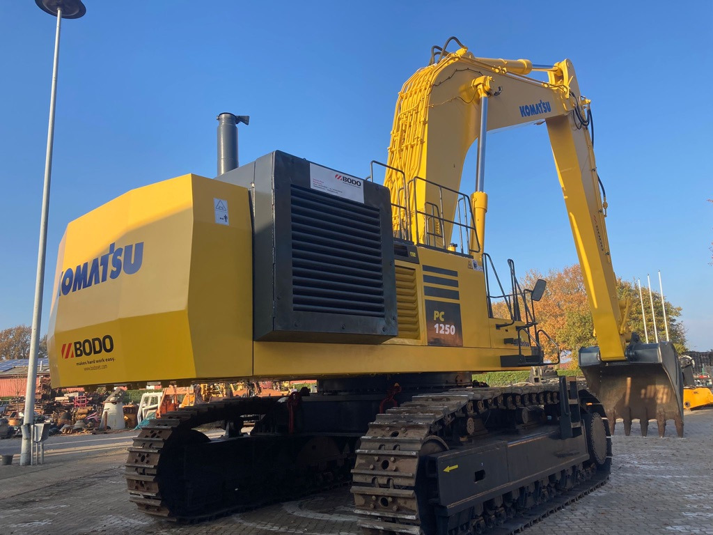 KOMATSU PC1250-7 - Гусеничный экскаватор: фото 1 KOMATSU PC1250-7 - Гусеничный экскаватор: фото 1