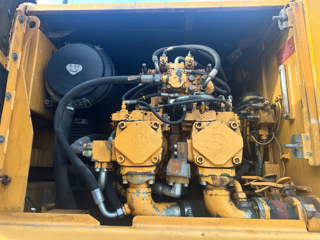 Перегружатель LIEBHERR R954BHDW material handler with elevation cab: фото 15