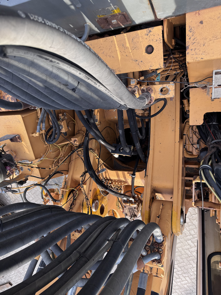 Перегружатель LIEBHERR R954BHDW material handler with elevation cab: фото 25