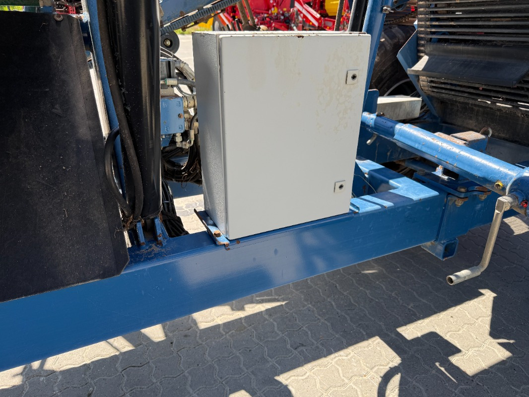 ASA-Lift T-130-B - Уборочная машина для винограда: фото 3 ASA-Lift T-130-B - Уборочная машина для винограда: фото 3