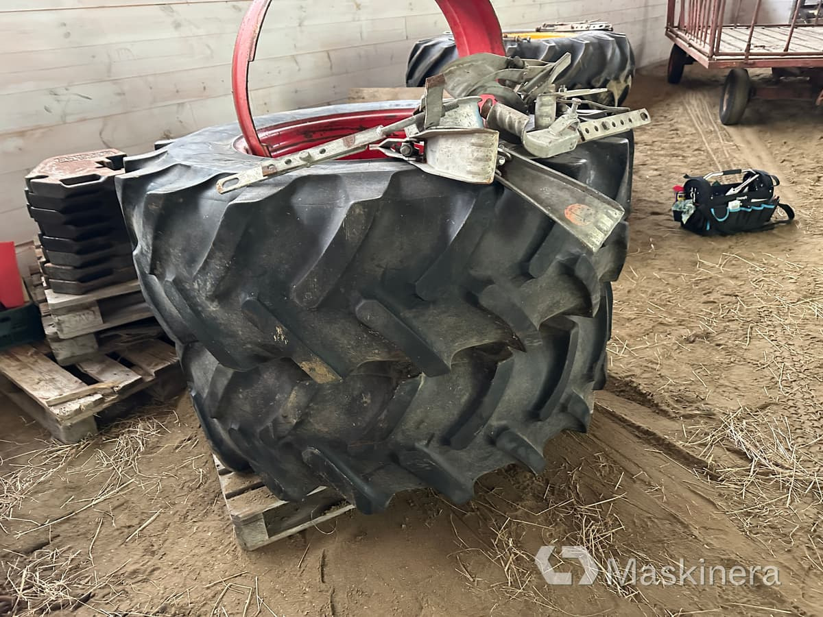 Dubbelmontage Michelin 16.9 R28 - Колесо: фото 3 Dubbelmontage Michelin 16.9 R28 - Колесо: фото 3