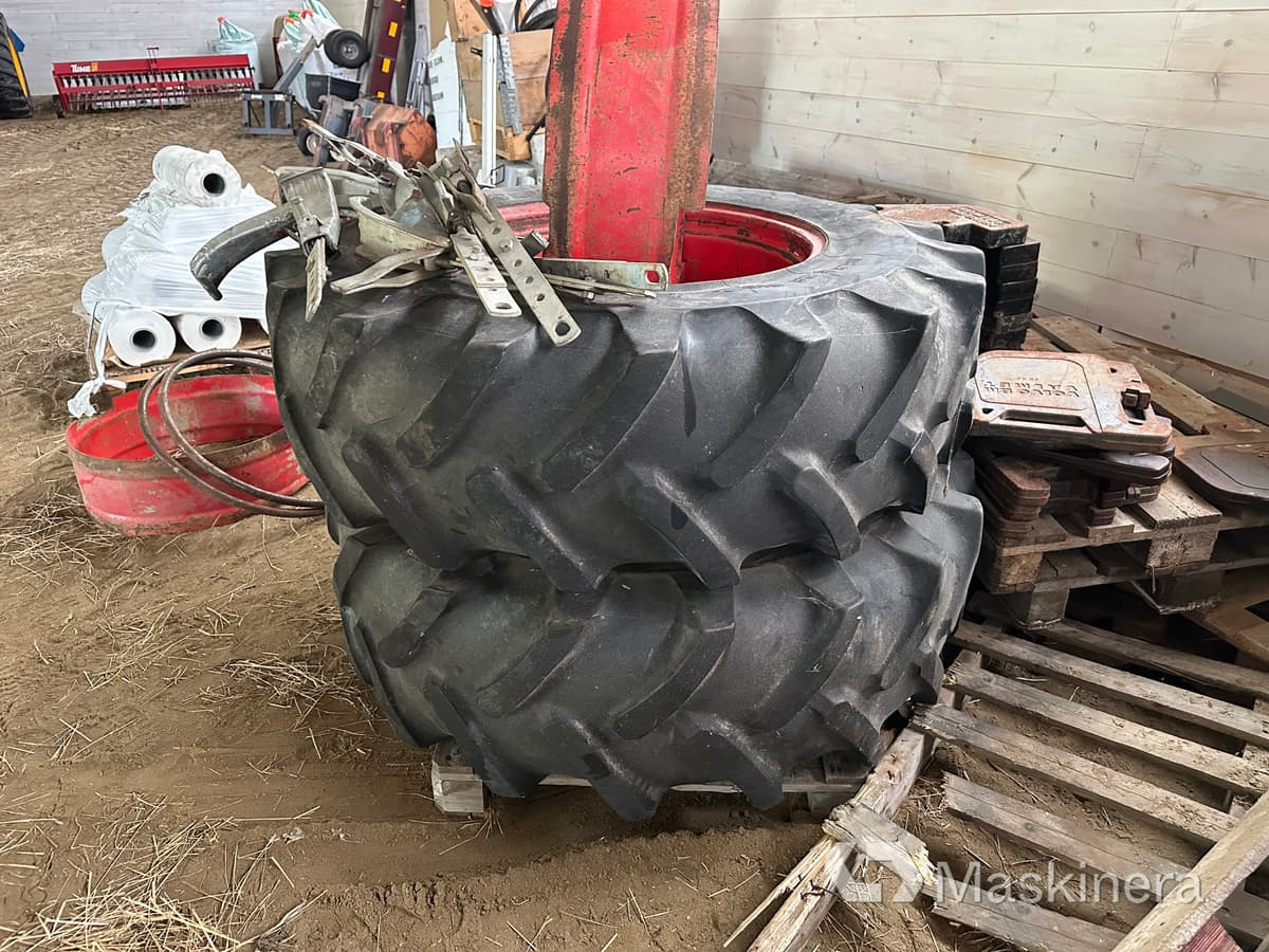 Dubbelmontage Michelin 16.9 R28 - Колесо: фото 1 Dubbelmontage Michelin 16.9 R28 - Колесо: фото 1