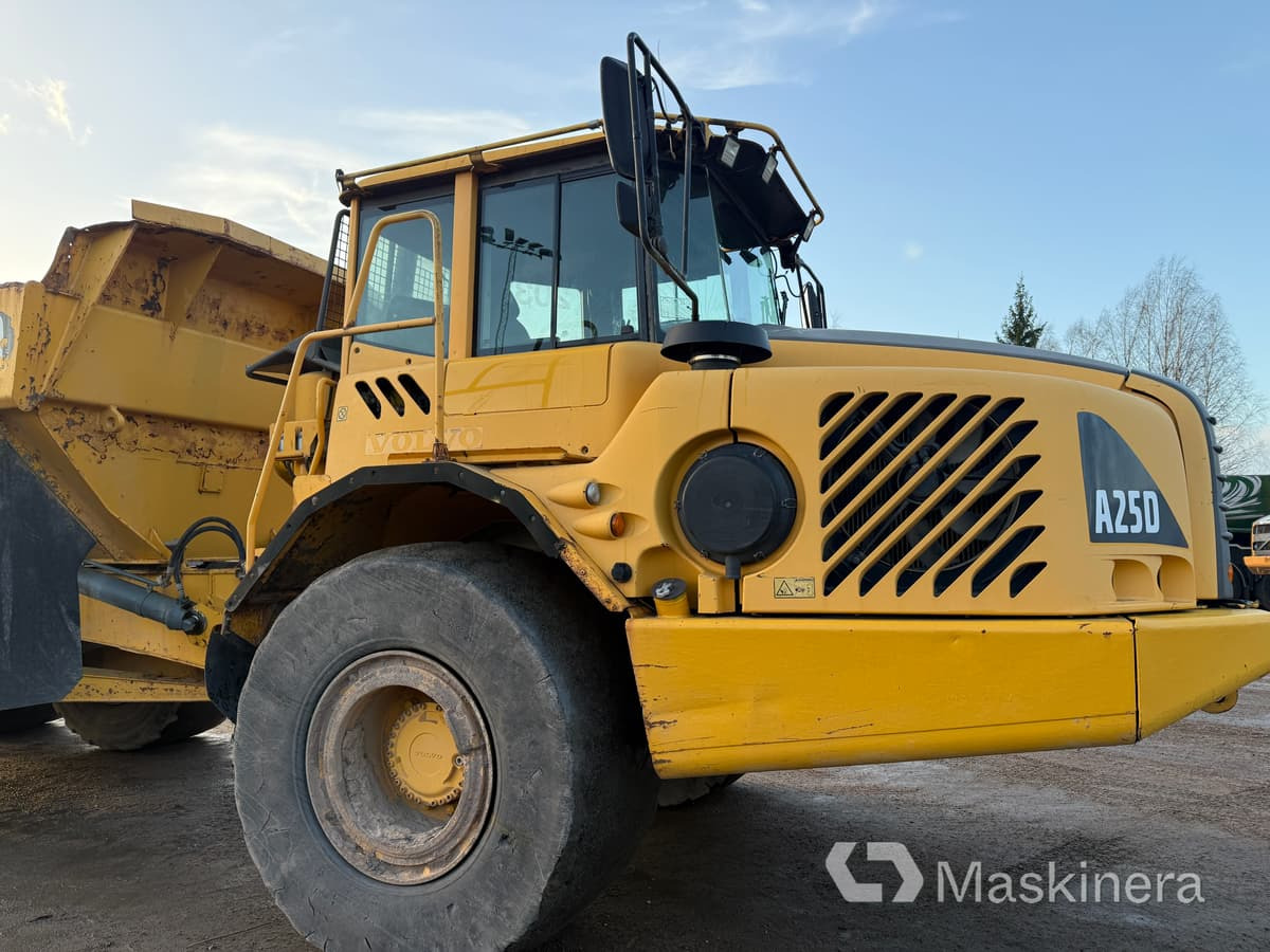 Сочленённый самосвал Dumper Volvo A25D 6X6: фото 7 Сочленённый самосвал Dumper Volvo A25D 6X6: фото 7