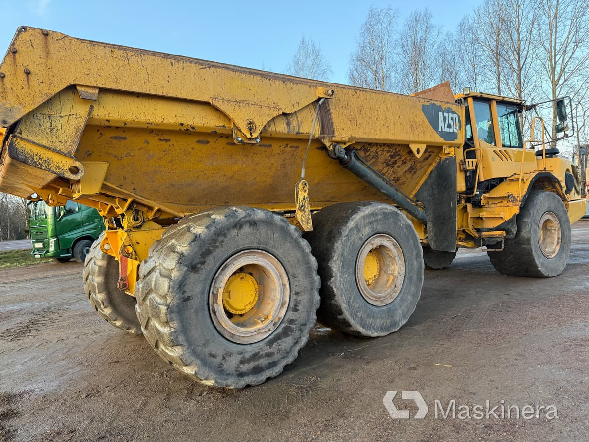Сочленённый самосвал Dumper Volvo A25D 6X6: фото 6 Сочленённый самосвал Dumper Volvo A25D 6X6: фото 6