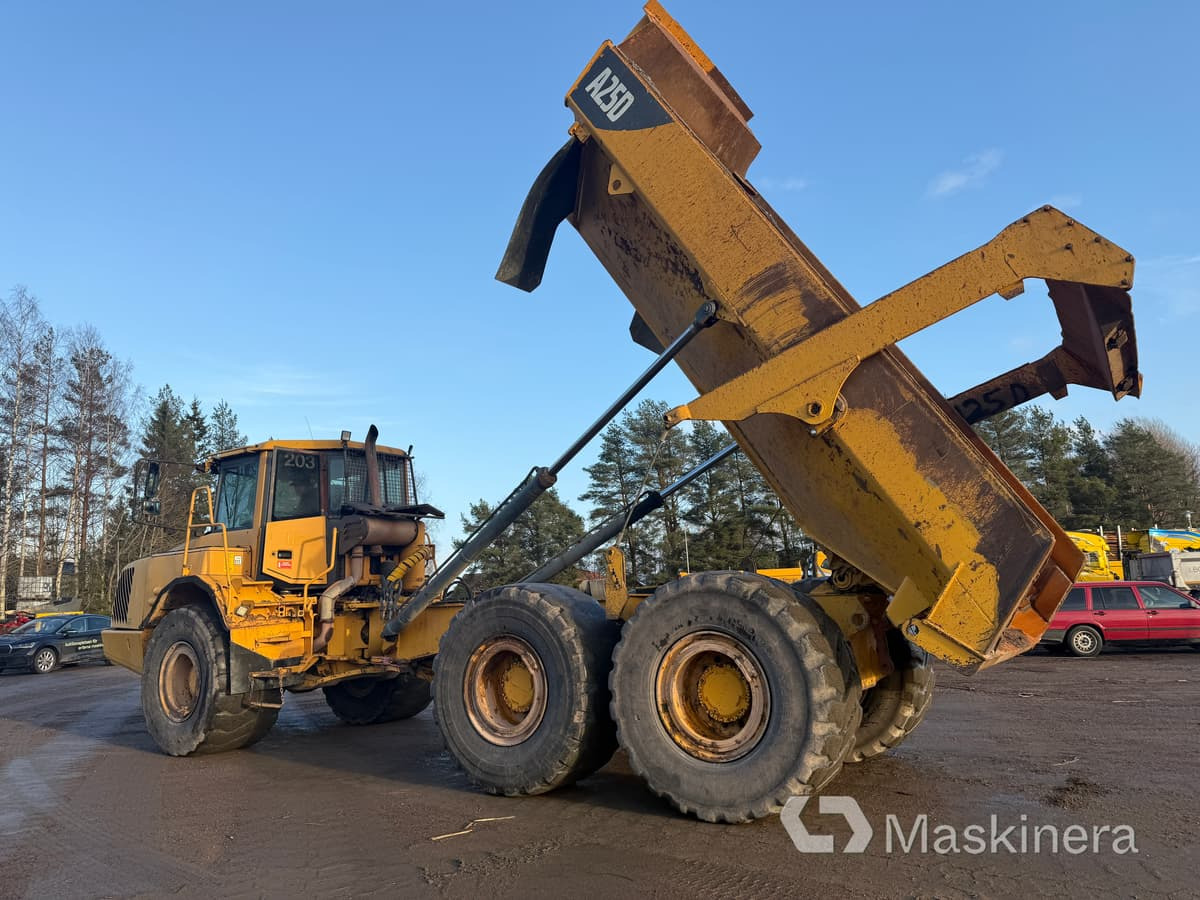 Сочленённый самосвал Dumper Volvo A25D 6X6: фото 8 Сочленённый самосвал Dumper Volvo A25D 6X6: фото 8