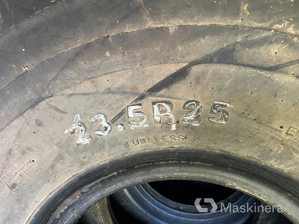 Entreprenaddäck BKT Earthmax 23,5R25 4 st - Шина для Строительной техники: фото 4 Entreprenaddäck BKT Earthmax 23,5R25 4 st - Шина для Строительной техники: фото 4