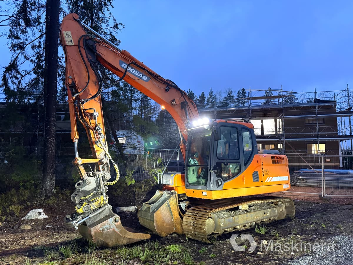 Grävmaskin Doosan DX140LC - Гусеничный экскаватор: фото 1 Grävmaskin Doosan DX140LC - Гусеничный экскаватор: фото 1