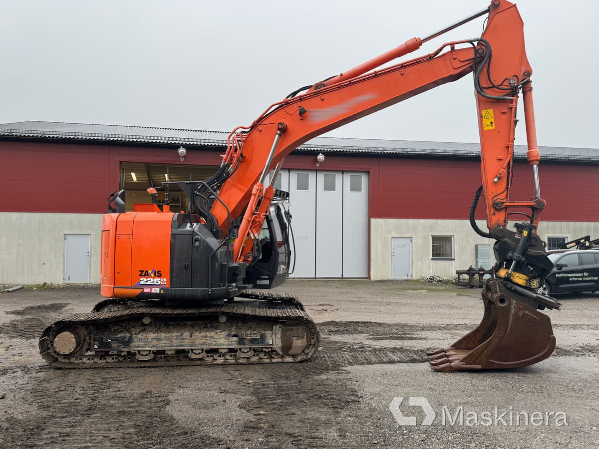 Grävmaskin Hitachi ZX225USLC-6 - Гусеничный экскаватор: фото 4 Grävmaskin Hitachi ZX225USLC-6 - Гусеничный экскаватор: фото 4