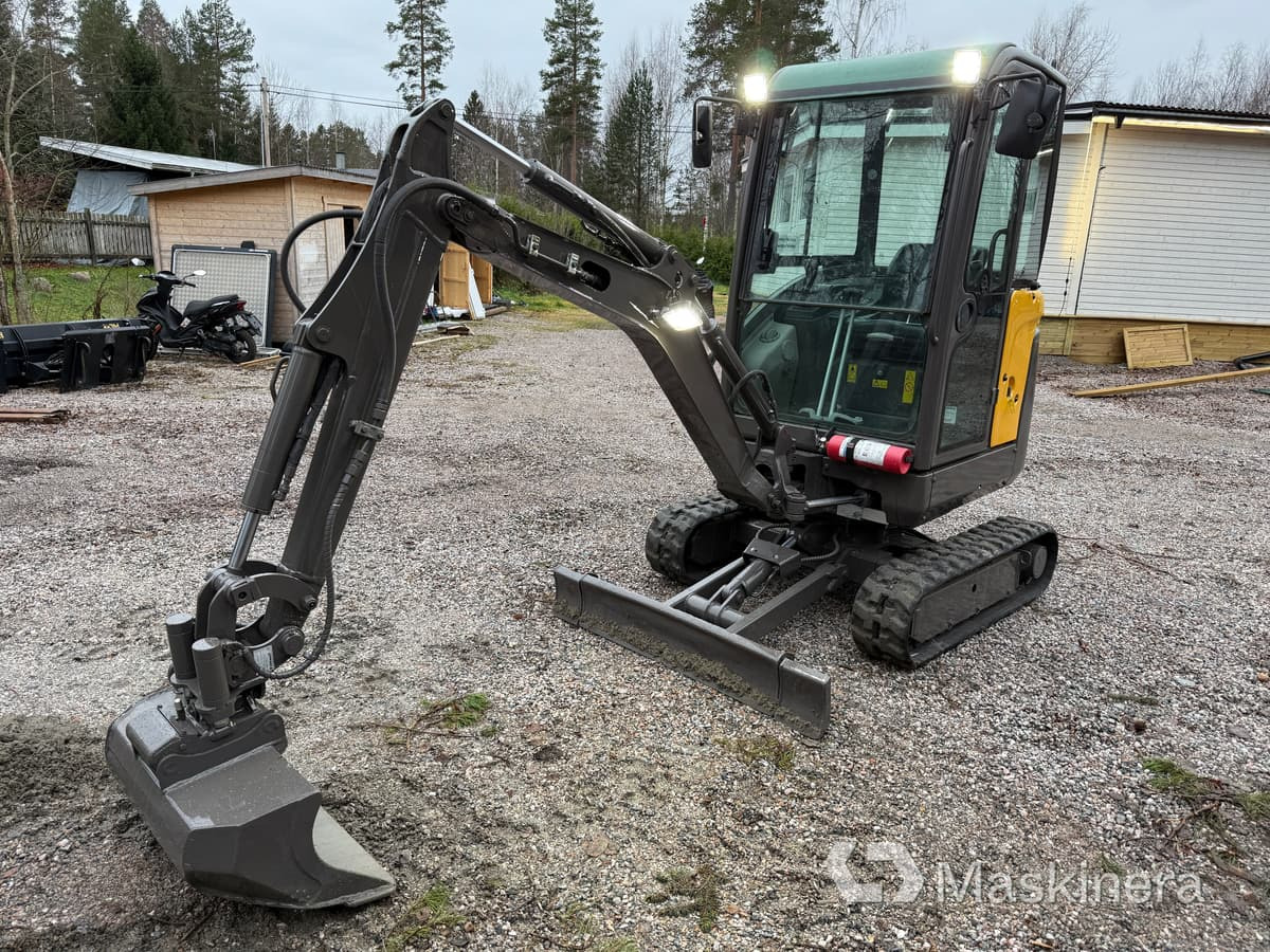 Grävmaskin Volvo EC18C med redskap - Гусеничный экскаватор: фото 1 Grävmaskin Volvo EC18C med redskap - Гусеничный экскаватор: фото 1