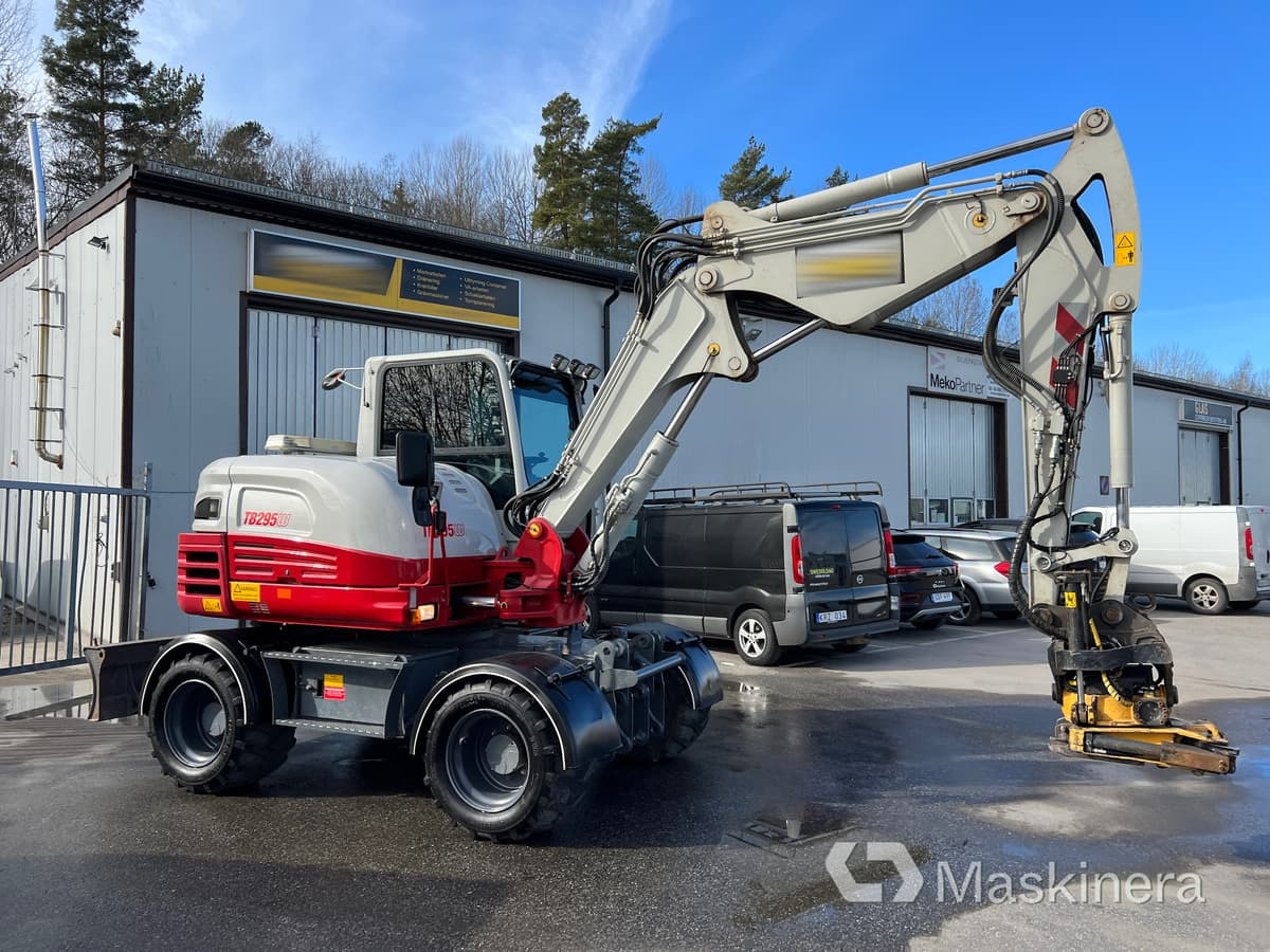 Hjulgrävare Takeuchi TB295W med tillbehör - Гусеничный экскаватор: фото 1 Hjulgrävare Takeuchi TB295W med tillbehör - Гусеничный экскаватор: фото 1