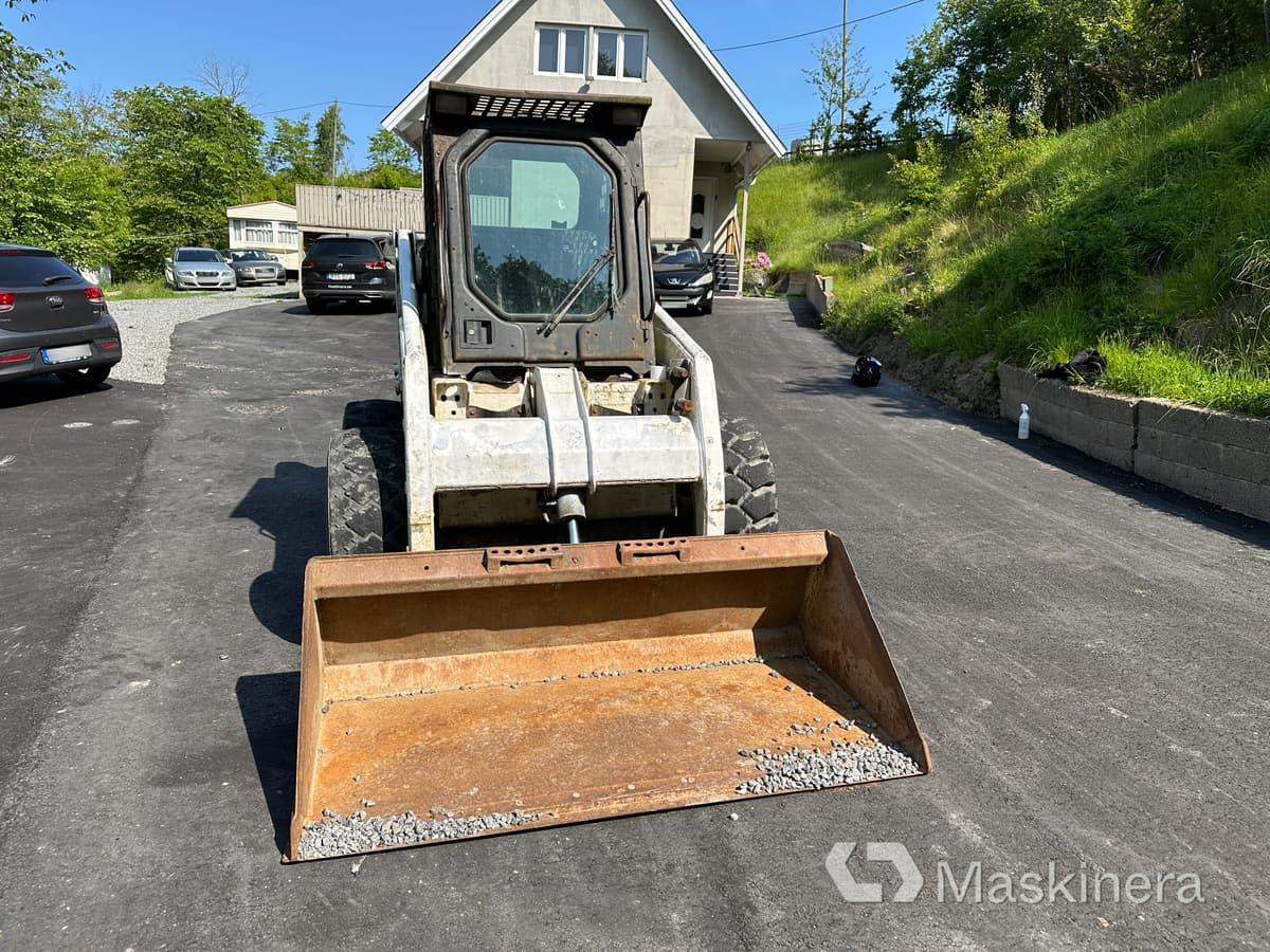 Kompaktlastare BobCat 863 - Мини-погрузчик с бортовым поворотом: фото 2 Kompaktlastare BobCat 863 - Мини-погрузчик с бортовым поворотом: фото 2