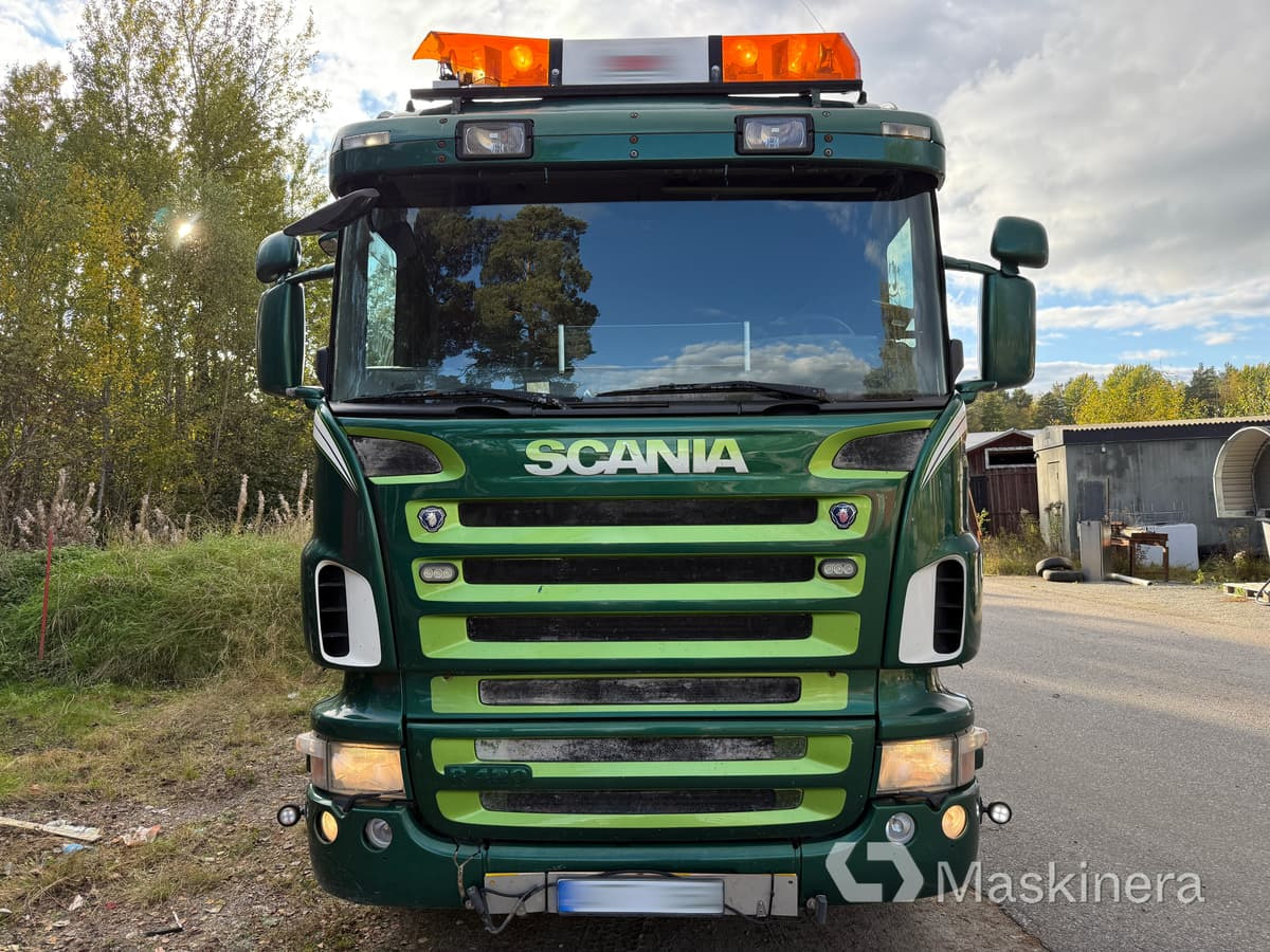 Lastväxlare Scania R420 6X4 Tridem med maskinflak och grusflak - Крюковой мультилифт: фото 2 Lastväxlare Scania R420 6X4 Tridem med maskinflak och grusflak - Крюковой мультилифт: фото 2
