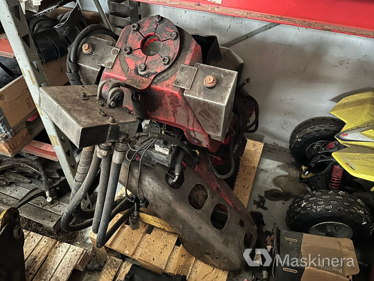 Skördaraggregat SP 451 (reservdelsobjekt) - Валочная головка: фото 1 Skördaraggregat SP 451 (reservdelsobjekt) - Валочная головка: фото 1