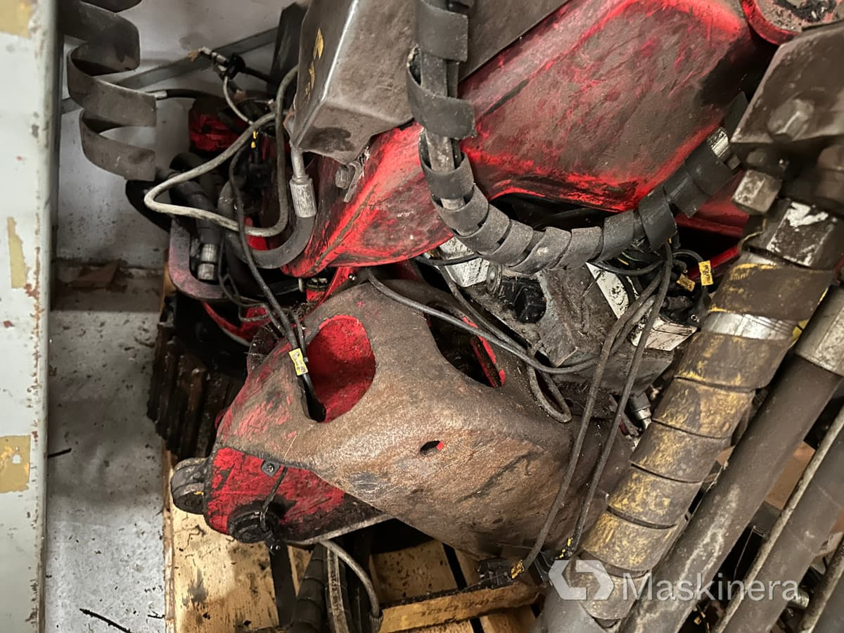 Skördaraggregat SP 451 (reservdelsobjekt) - Валочная головка: фото 2 Skördaraggregat SP 451 (reservdelsobjekt) - Валочная головка: фото 2