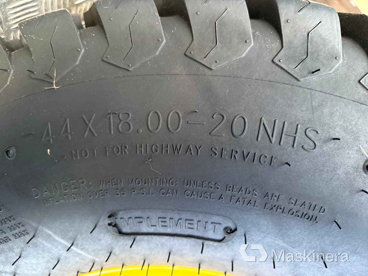 Трактор Titan Multi Trac 44x18.00- 20 & 27x10.5-15 Traktorhjul Titan Multi Trac 44x18.00-20 & 27x10.5-15: фото 16