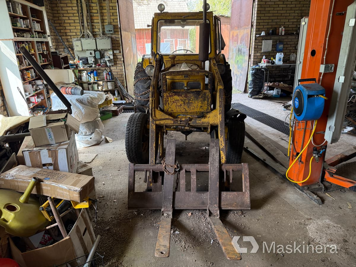 Traktor Volvo BM 400 med lastare (Rep. objekt) - Трактор: фото 2 Traktor Volvo BM 400 med lastare (Rep. objekt) - Трактор: фото 2