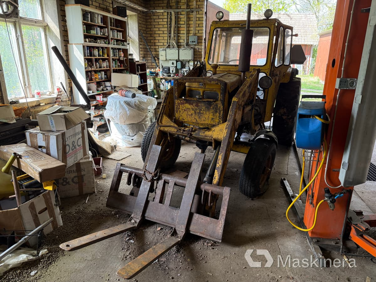 Traktor Volvo BM 400 med lastare (Rep. objekt) - Трактор: фото 1 Traktor Volvo BM 400 med lastare (Rep. objekt) - Трактор: фото 1
