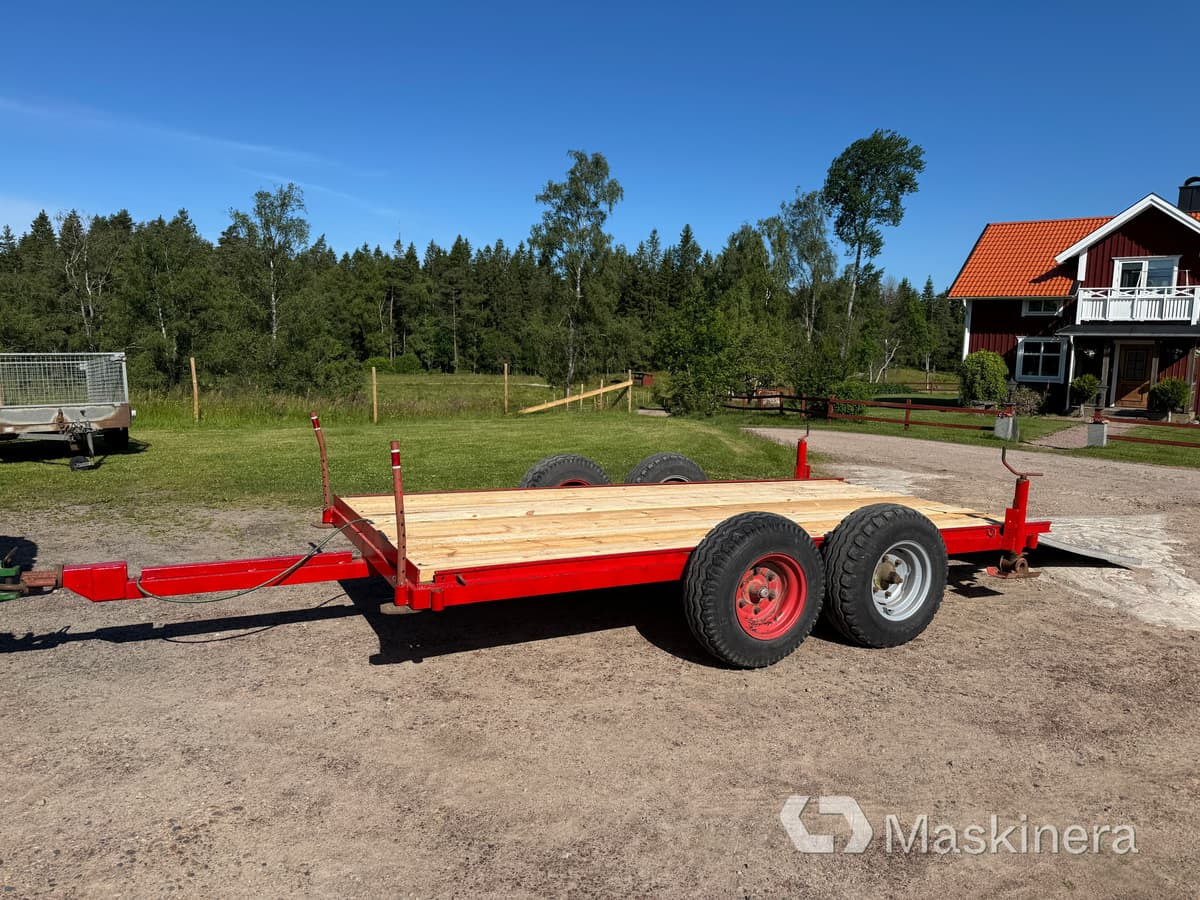 Traktordragen Maskintrailer 2-axlad - Прицеп для спецтехники: фото 1 Traktordragen Maskintrailer 2-axlad - Прицеп для спецтехники: фото 1