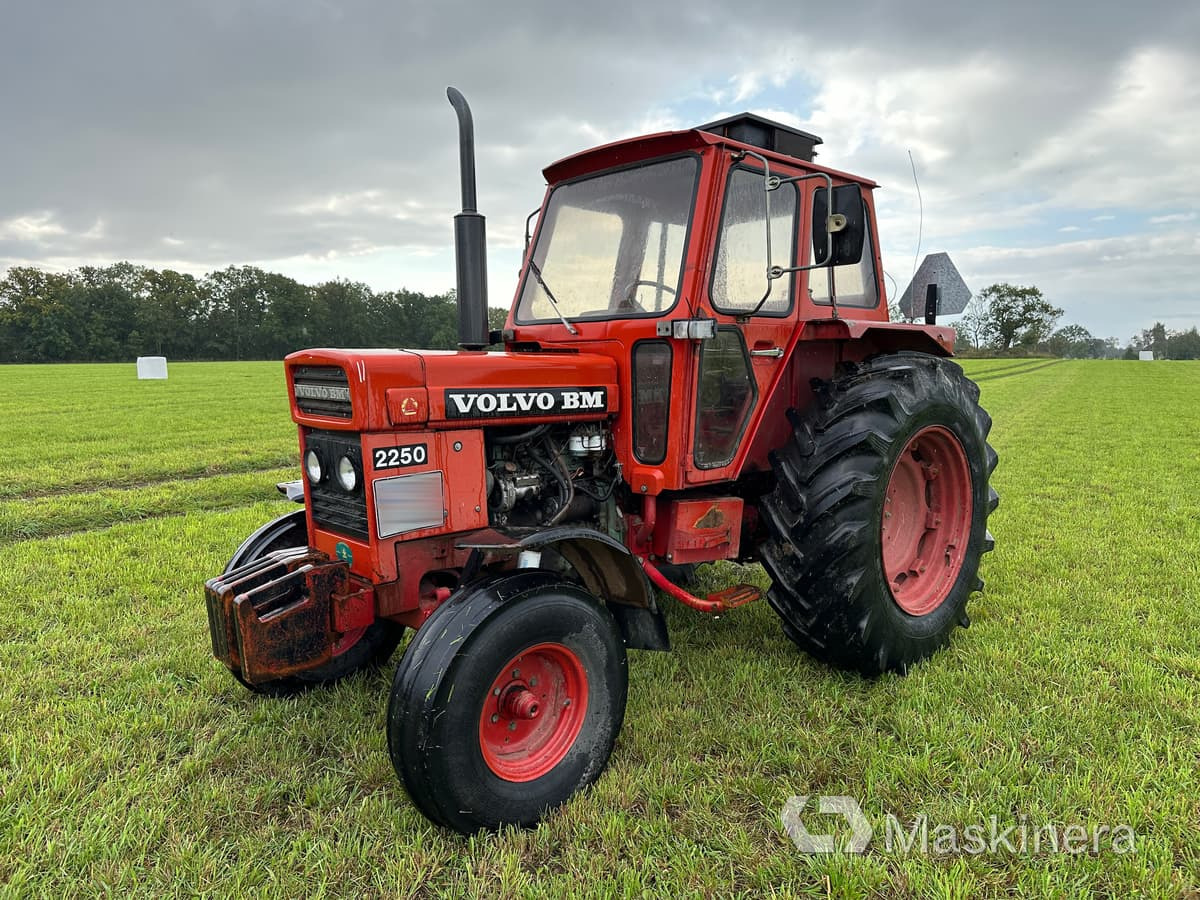 Volvo BM 2250 Traktor Volvo BM 2250 - Трактор: фото 1 Volvo BM 2250 Traktor Volvo BM 2250 - Трактор: фото 1