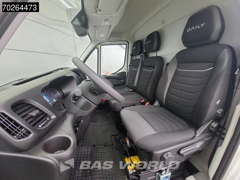 Фото интерьера 2: Новый Фургон Iveco Daily 35S18 3.0L Automaat Autotransporter 2025model LED ACC Luchtvering Lier Zwaailamp Oprijwagen Cartransporter Airco Trekhaak