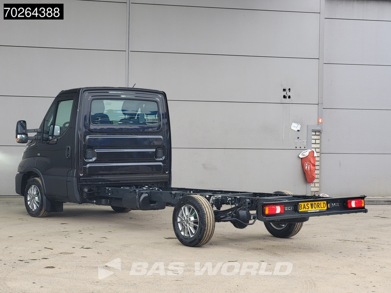 Iveco Daily 35S18 Automaat 410WB Chassis Cabine LED Navi ACC Camera Fahrgestell Airco - Фургон: фото 2 Iveco Daily 35S18 Automaat 410WB Chassis Cabine LED Navi ACC Camera Fahrgestell Airco - Фургон: фото 2