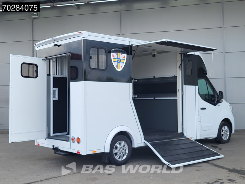 Renault Master 165PK Paardenwagen Hengstenuitvoering Navi LED Trekhaak Airco Cruise Camera Euro6 Horsetruck 15m3 Airco Trekhaak Cruise control - Фургон: фото 3 Renault Master 165PK Paardenwagen Hengstenuitvoering Navi LED Trekhaak Airco Cruise Camera Euro6 Horsetruck 15m3 Airco Trekhaak Cruise control - Фургон: фото 3